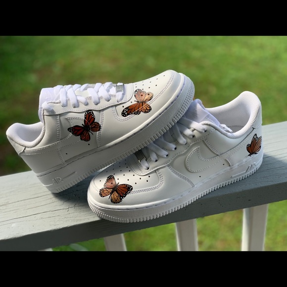Nike shoes - custom painting - Picture 1 of 2